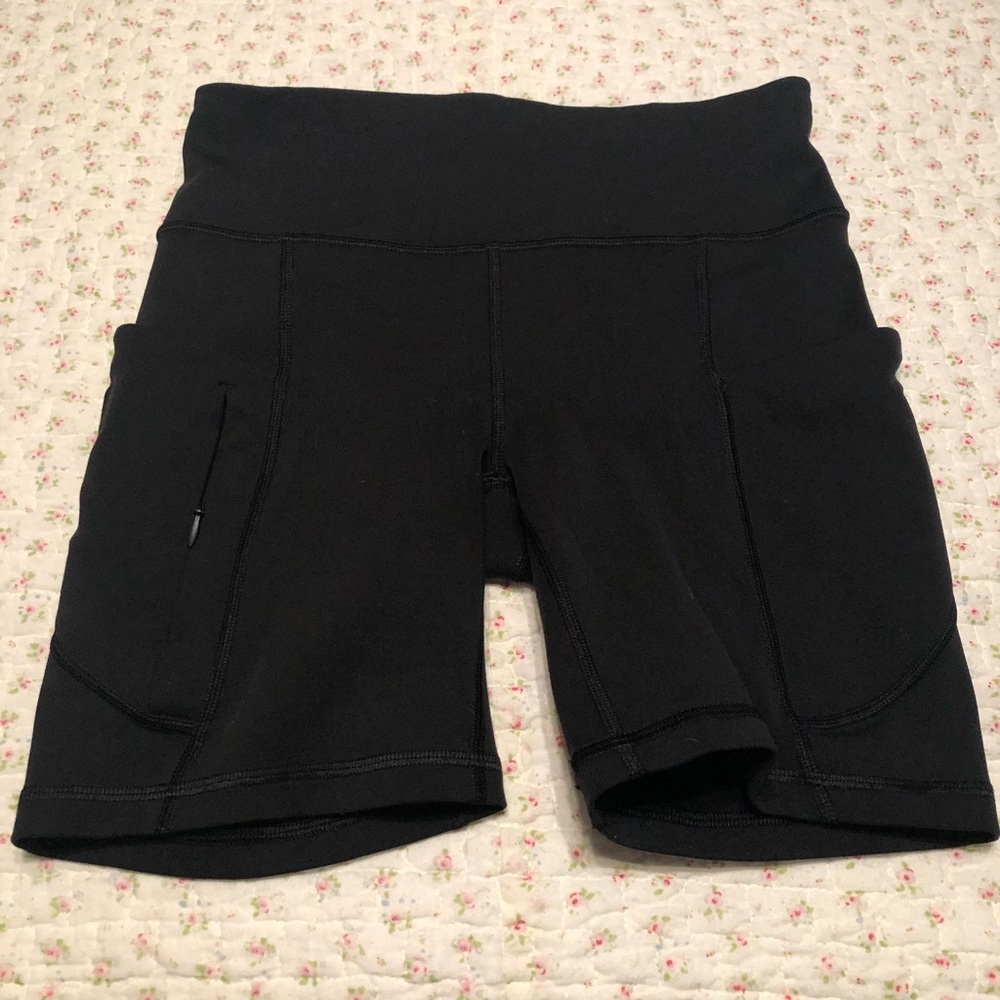 Athleta Ultimate Stash Pocket Short in Black